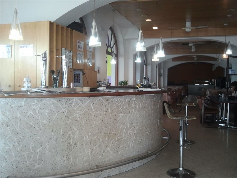 Marina 3* Rosas